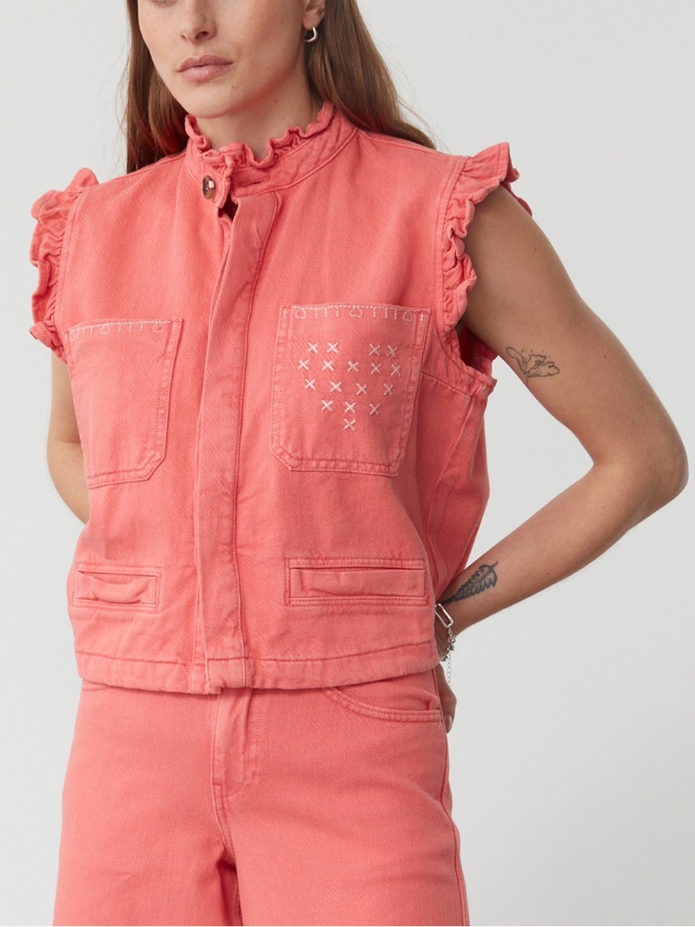 NEW Seventy + Mochi Dear Pablo Vest Mineral Red Ruffle Denim Utility Vest Small